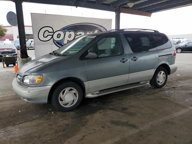 TOYOTA SIENNA LE