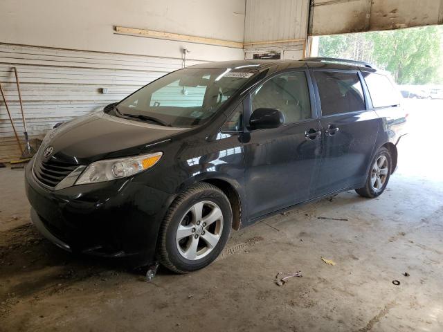 TOYOTA SIENNA LE