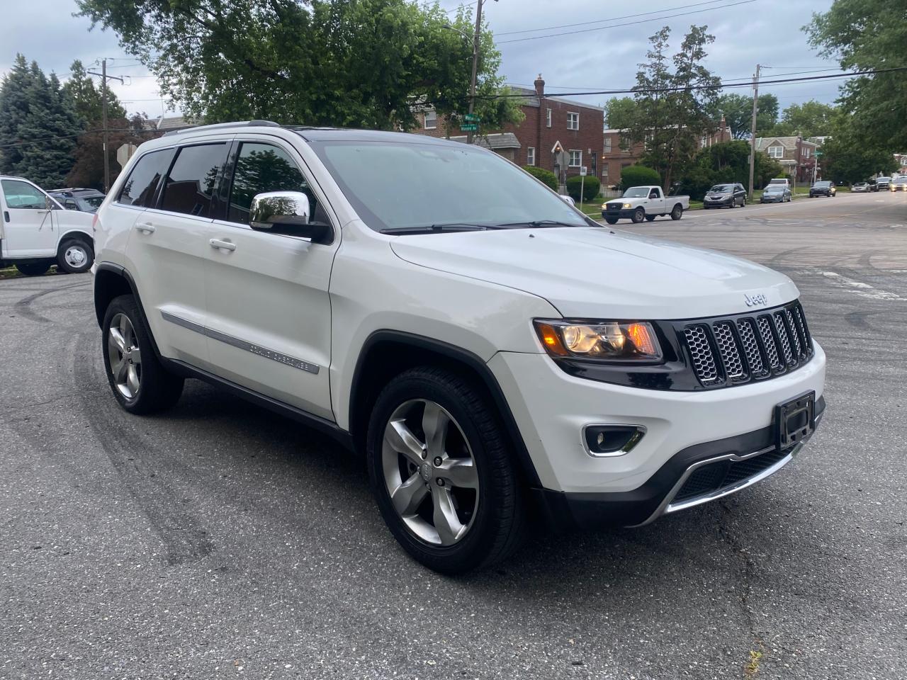 JEEP GRAND CHEROKEE LAREDO