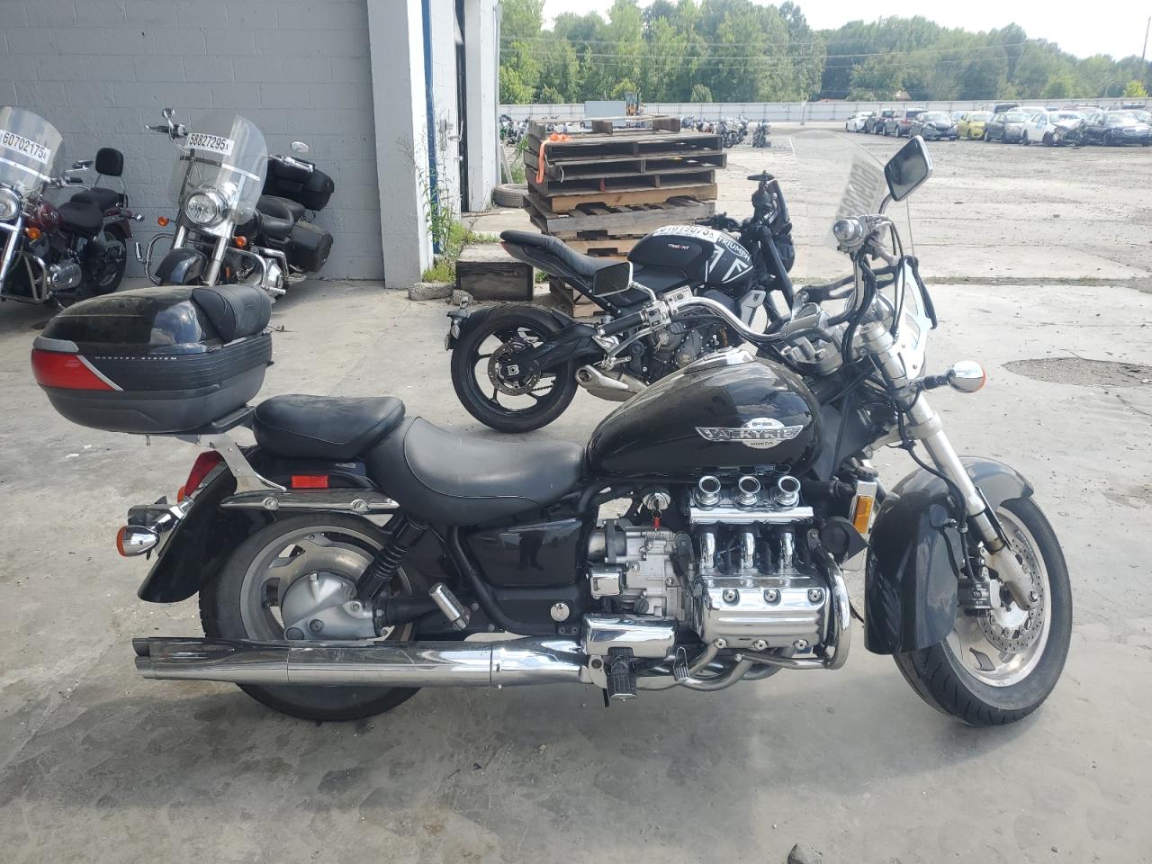 Lot #3297162488 1998 HONDA GL1500 C/2