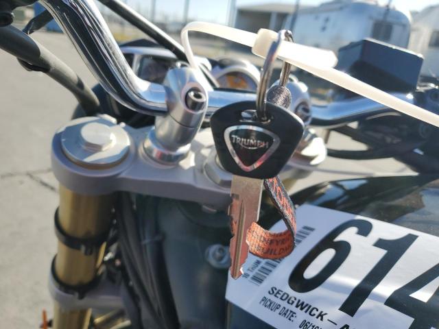 2010 TRIUMPH MOTORCYCLE STREET TRI SMTD01NE9AJ435351