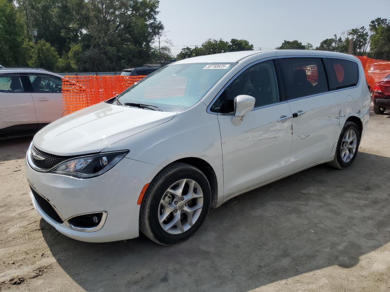CHRYSLER PACIFICA TOURING