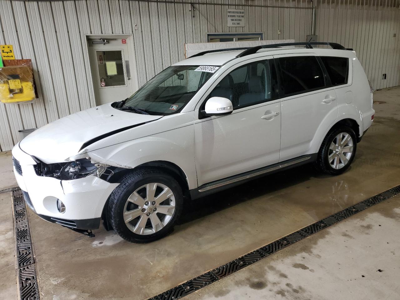 MITSUBISHI OUTLANDER SE