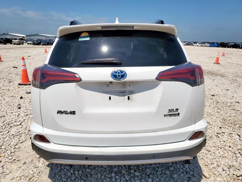 2018 TOYOTA RAV4 HV LE JTMRJREV1JD234350