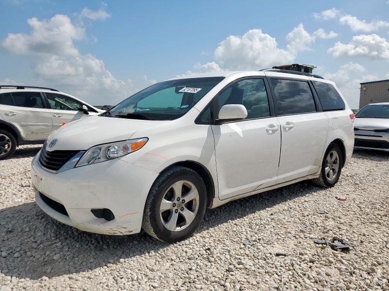 TOYOTA SIENNA LE