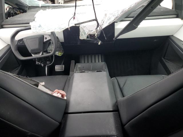 2024 TESLA CYBERTRUCK 7G2CEHEE0RA017195