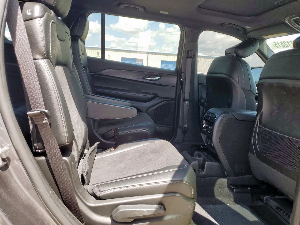 JEEP GRAND CHEROKEE L LAREDO