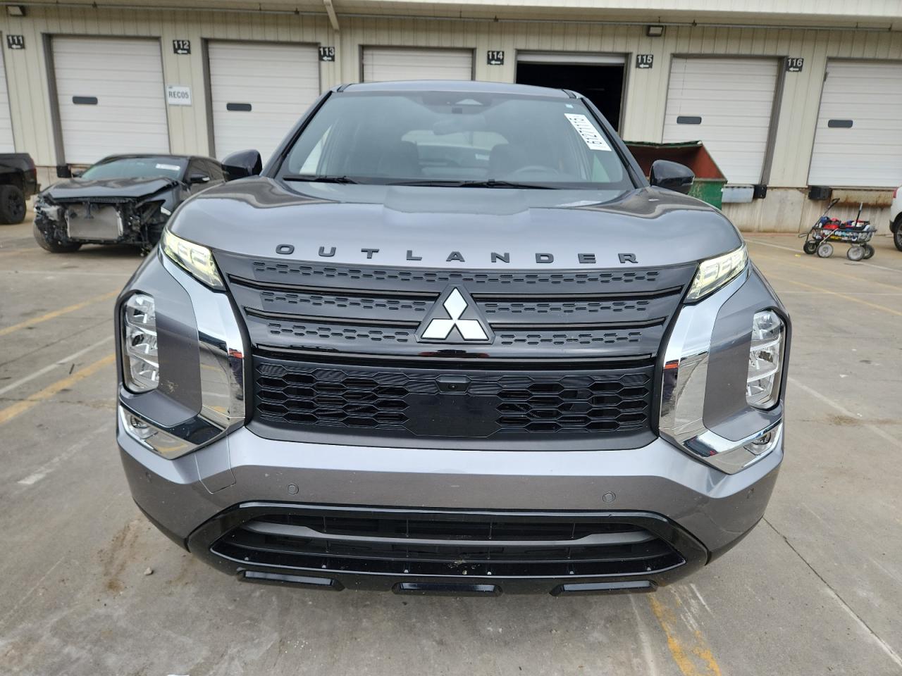 MITSUBISHI OUTLANDER SE