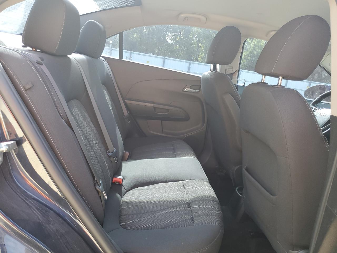 Chevrolet Sonic lt 2015