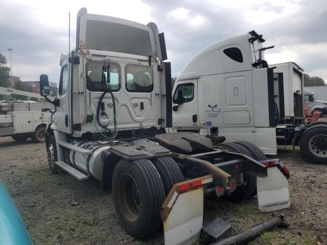 FREIGHTLINER CASCADIA 1 2018 white  diesel 3AKBGBDV7JSJR9132 photo #4