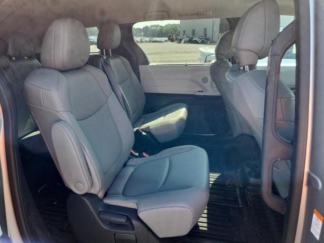 2025 TOYOTA SIENNA XLE 5TDYRKEC4SS242698