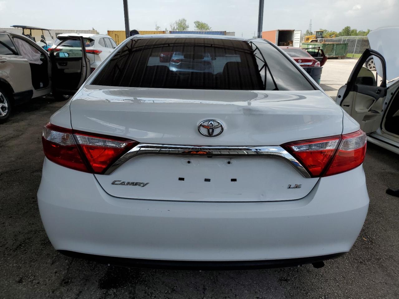 TOYOTA CAMRY LE