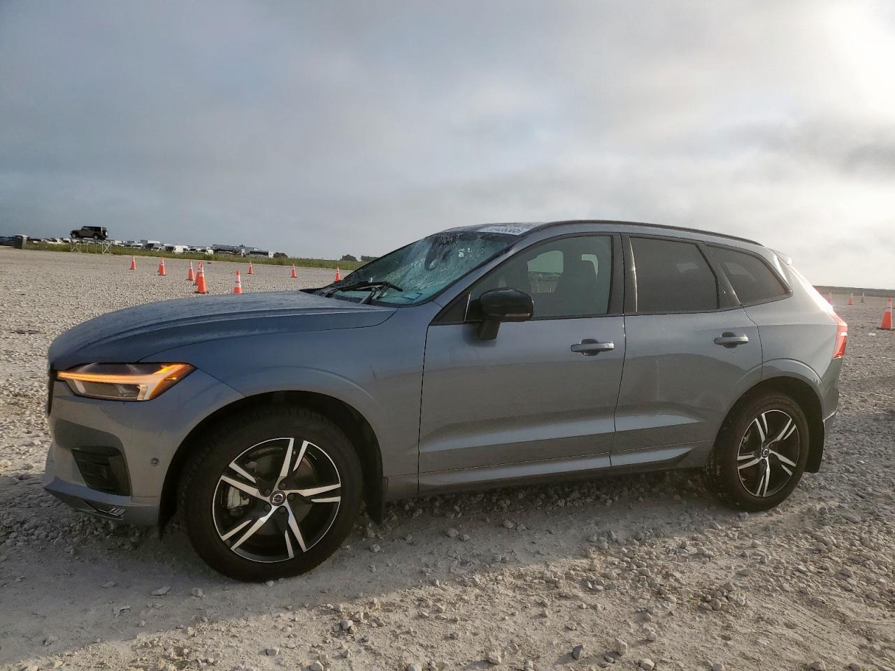 VOLVO XC60 T6 R-DESIGN