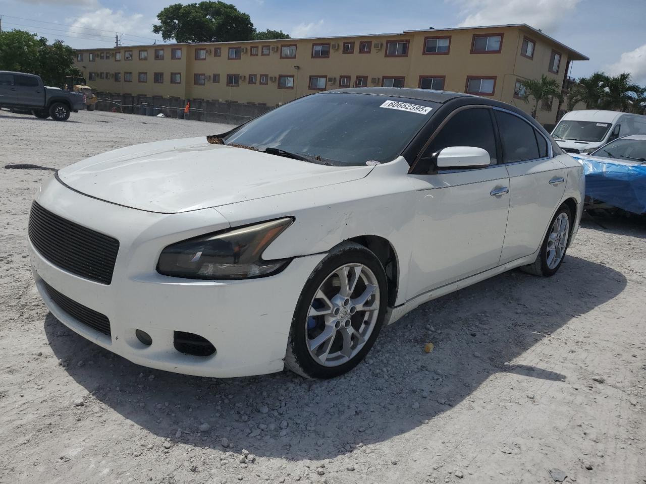 NISSAN MAXIMA S