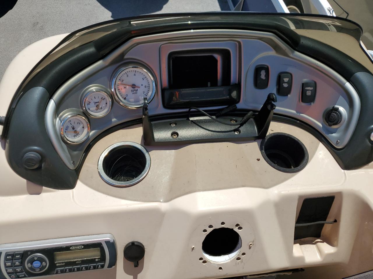 Lot #3261222971 2017 SUN TRACKER BOAT