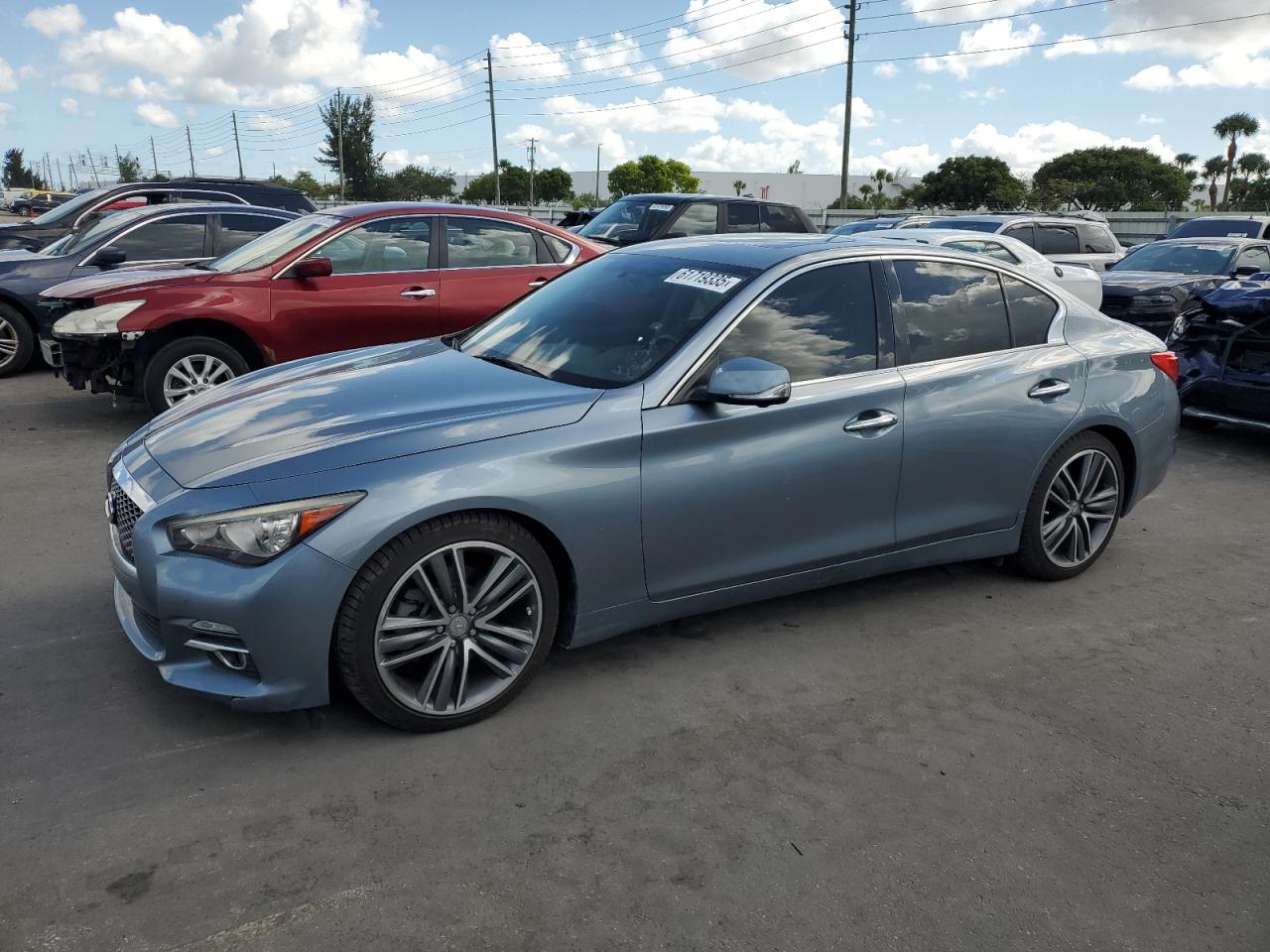 INFINITI Q50 HYBRID
