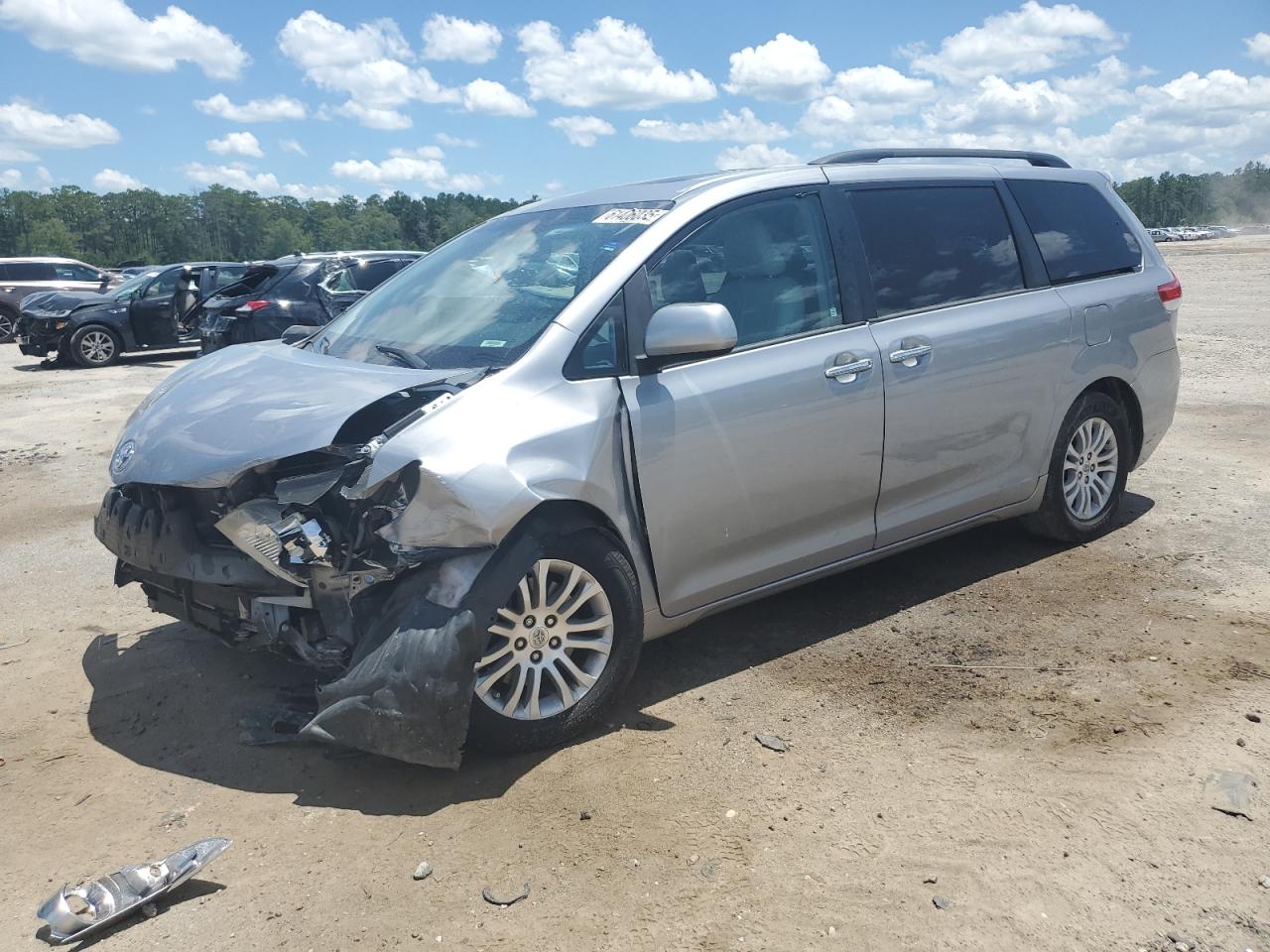 TOYOTA SIENNA XLE