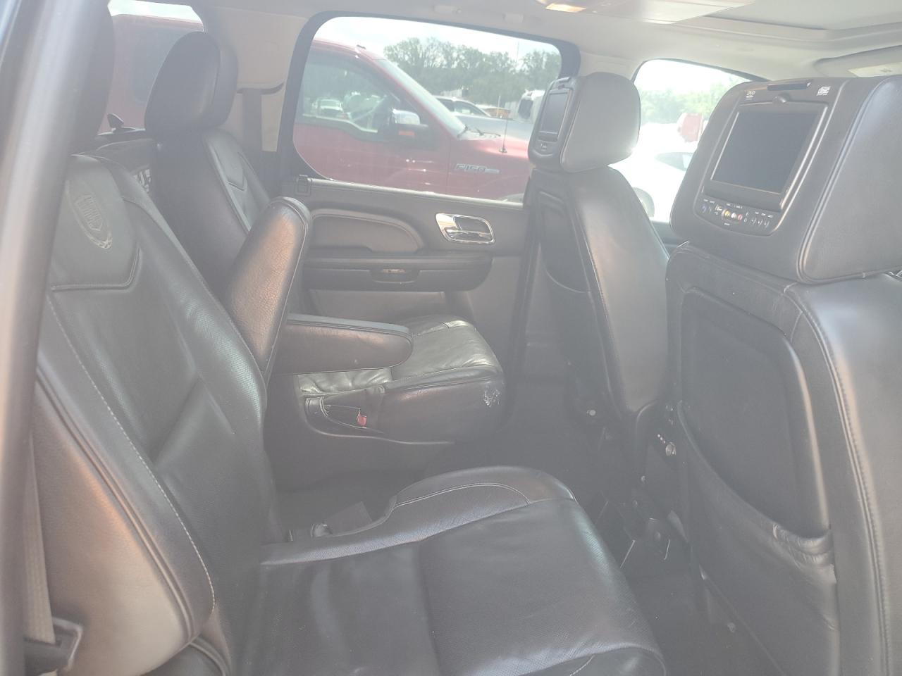 CADILLAC ESCALADE ESV PLATINUM