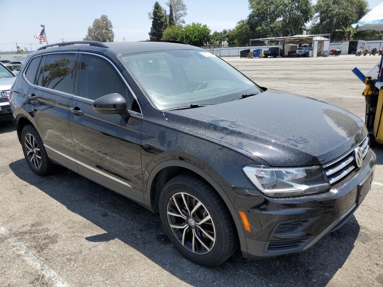 VOLKSWAGEN TIGUAN SE