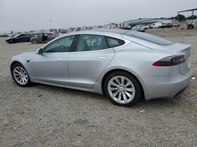 Vin: 5yjsa1e25jf282919, lot: 60255745, tesla model s 20182