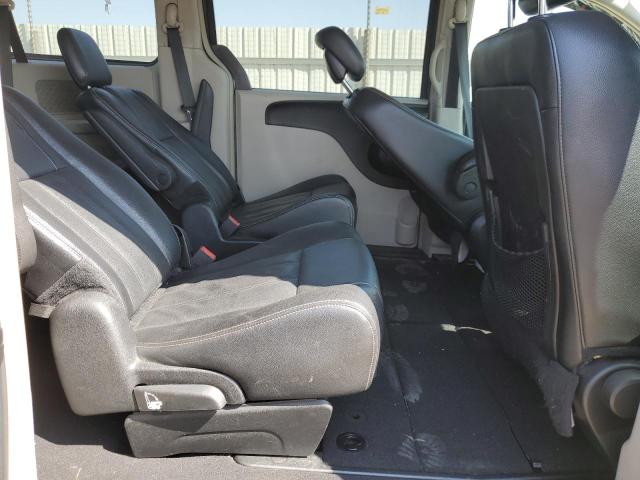 2015 CHRYSLER TOWN & COU 2C4RC1BG0FR655384