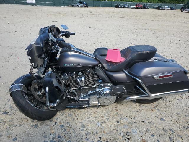 2017 HARLEY-DAVIDSON FLHTK ULTRA LIMITED 1HD1KED14HB612764
