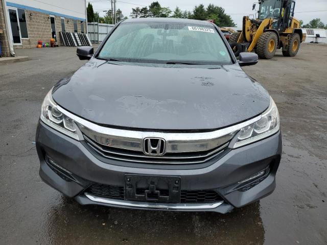 2017 HONDA 1100 1HGCR2F86HA193354