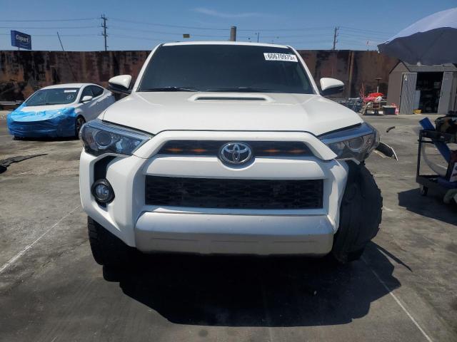 2019 TOYOTA 4RUNNER SR JTEBU5JRXK5648602