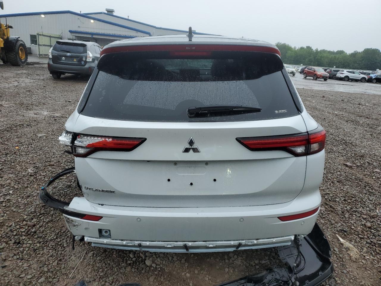 Mitsubishi Outlander 2024