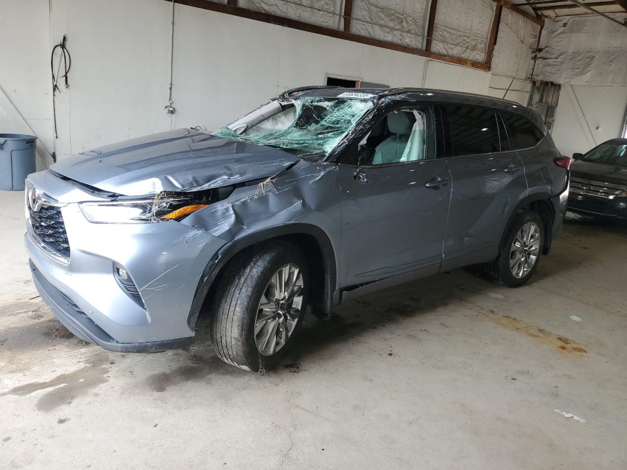 TOYOTA HIGHLANDER LIMITED