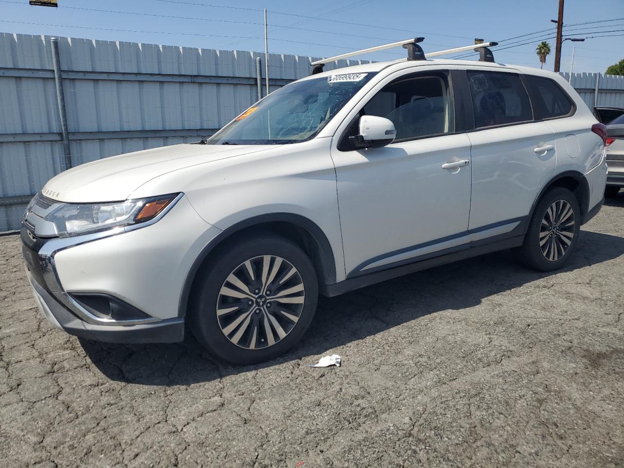 MITSUBISHI OUTLANDER SE