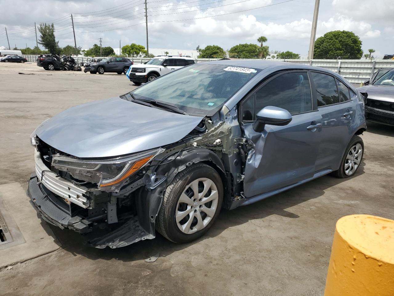 TOYOTA COROLLA LE