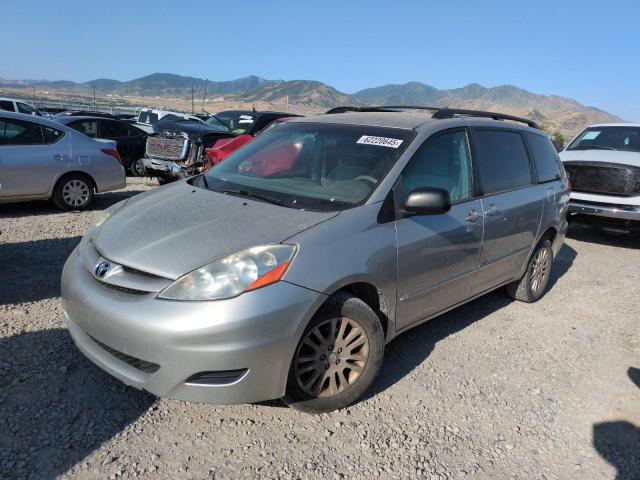 TOYOTA SIENNA LE