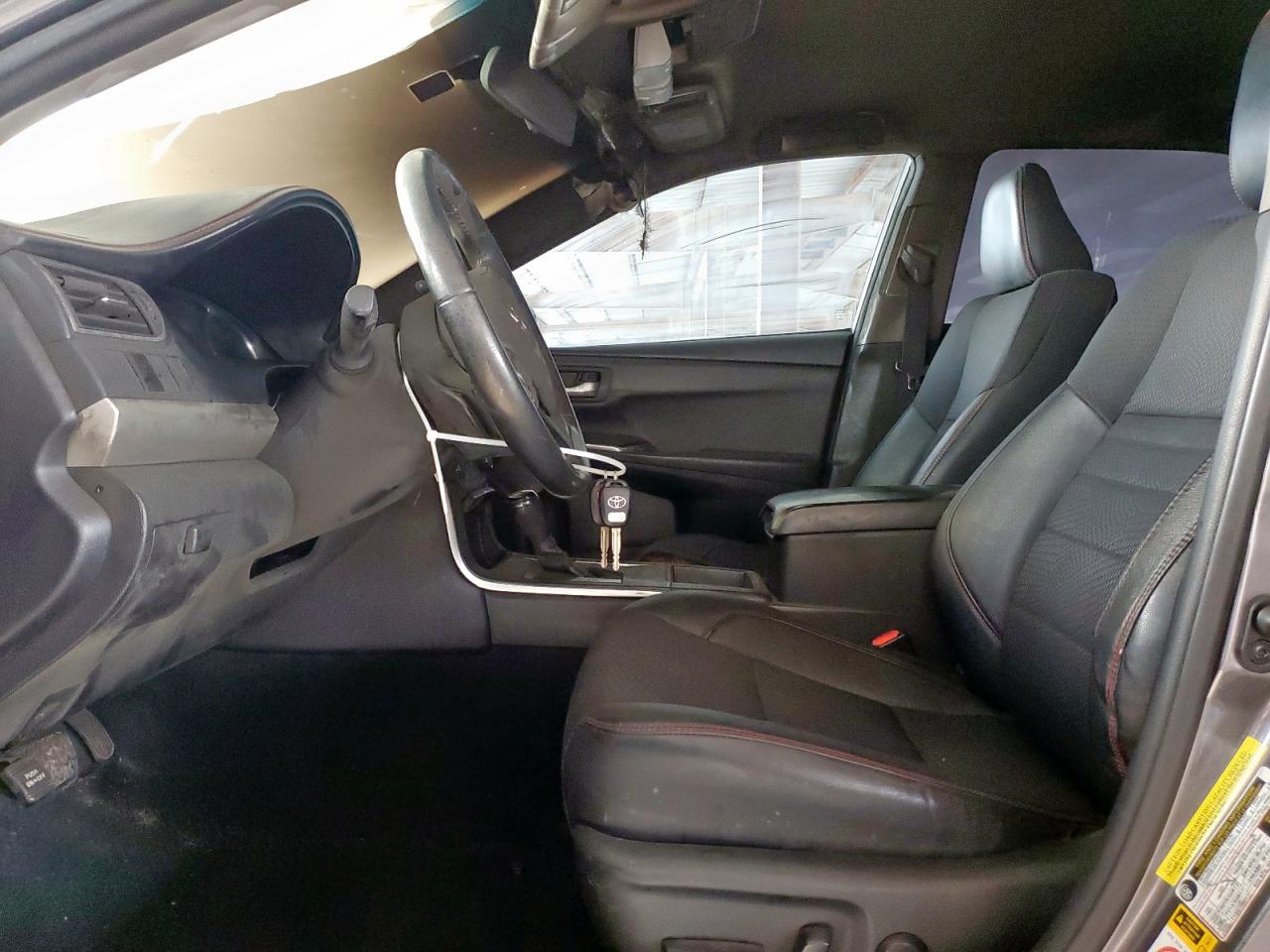 Toyota Camry le 2017
