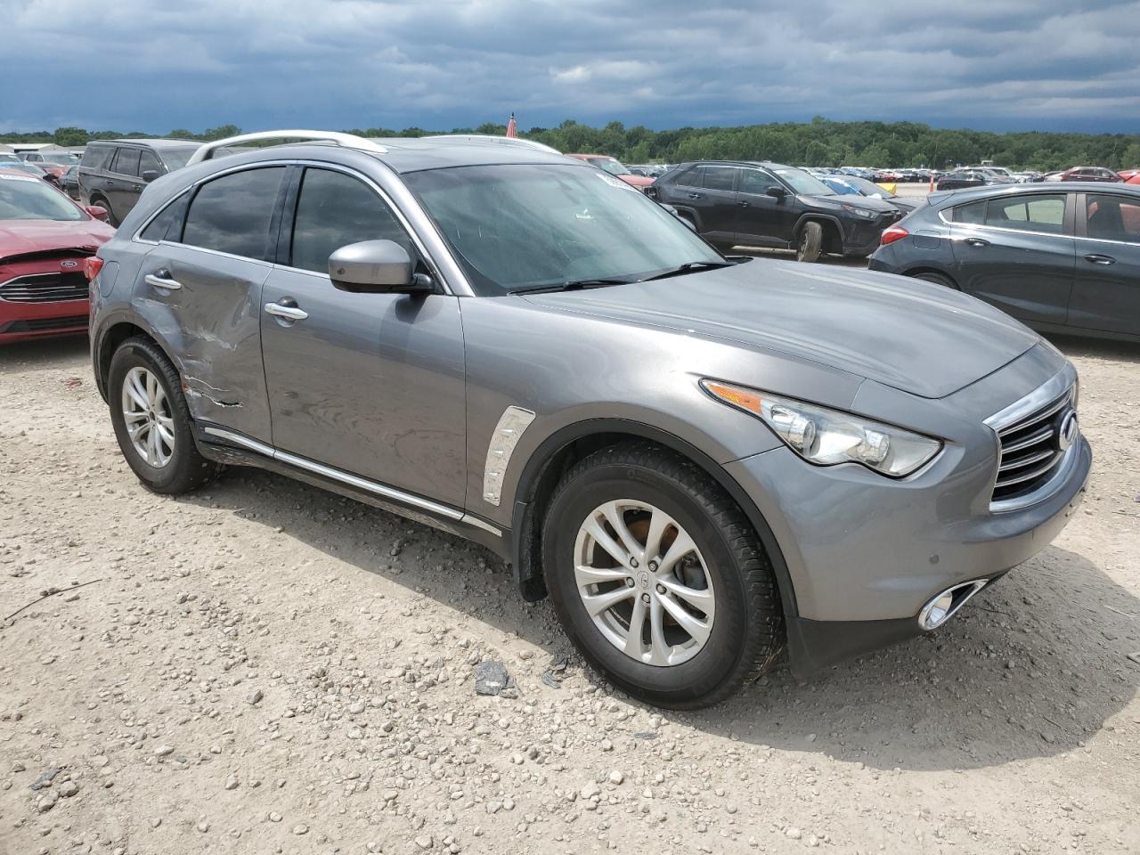 INFINITI QX70