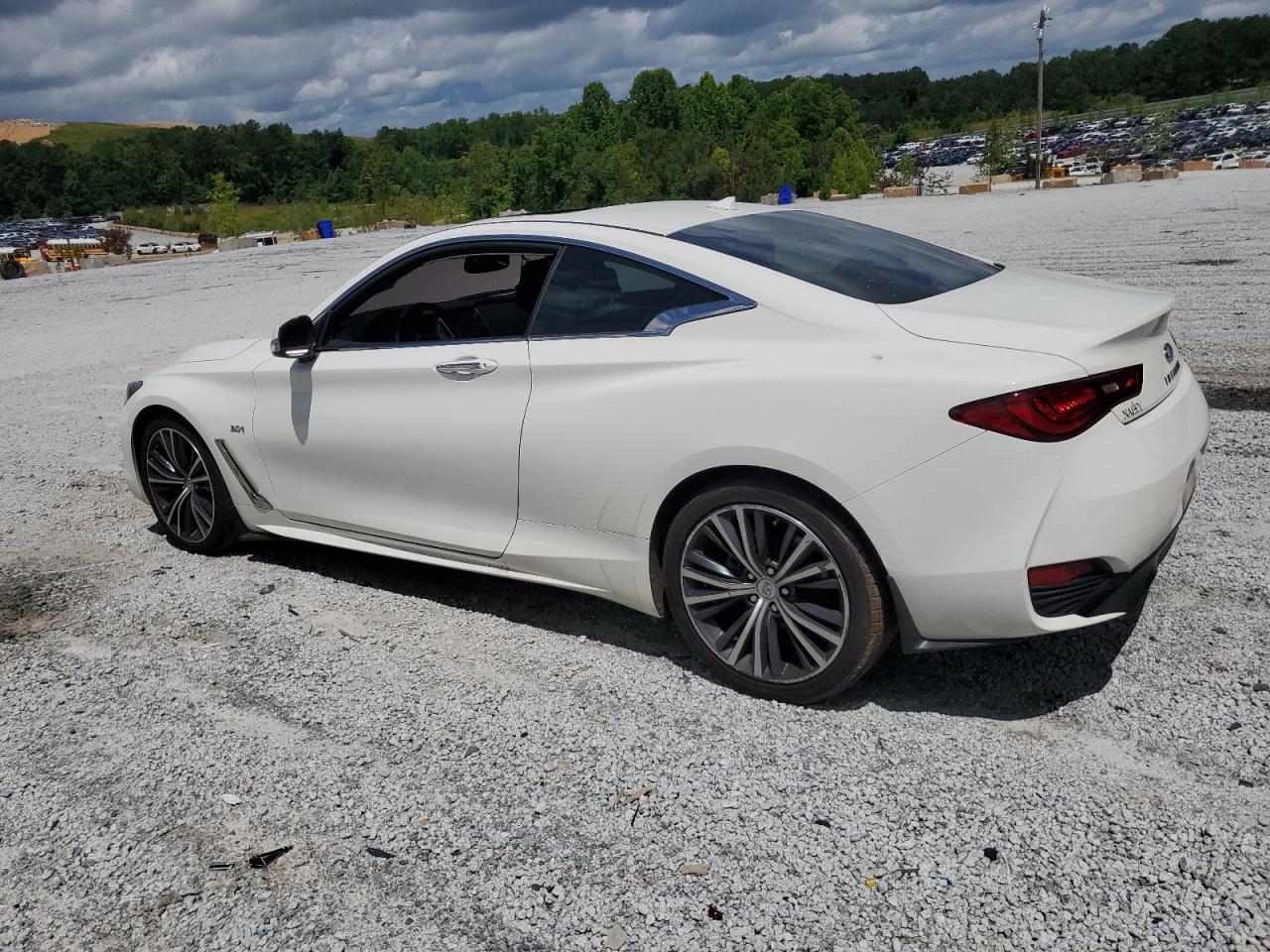 INFINITI Q60 LUXE 300