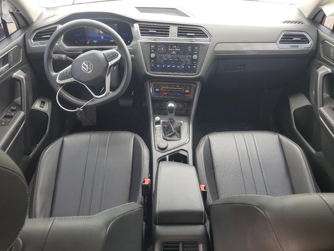 VOLKSWAGEN TIGUAN SE