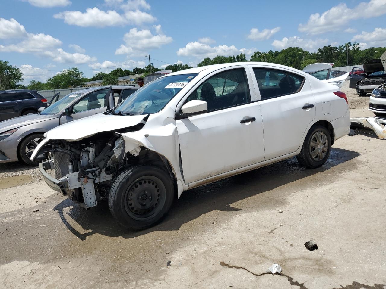 NISSAN VERSA S