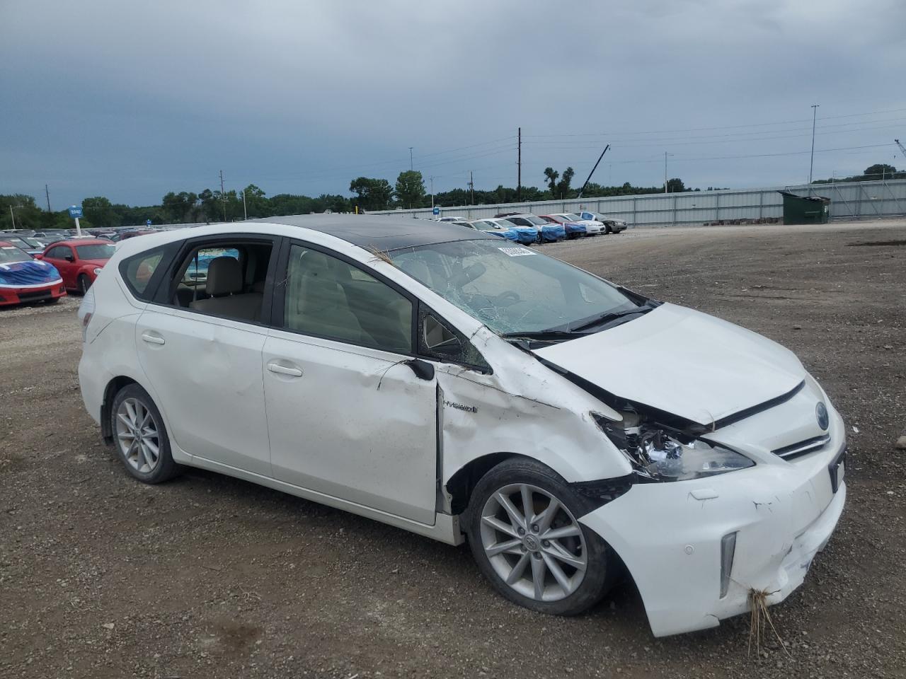 TOYOTA PRIUS V
