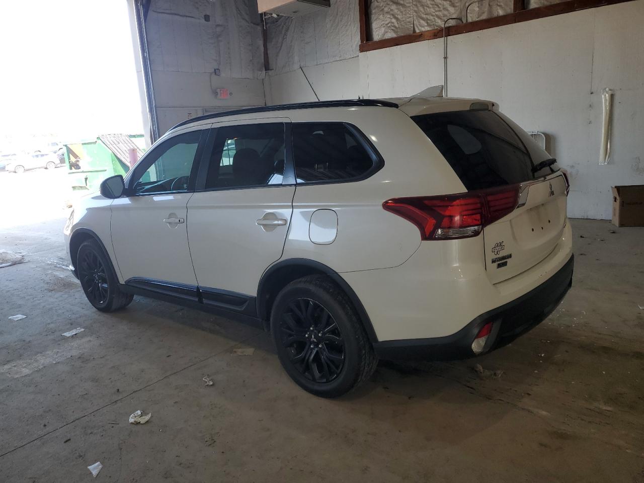 MITSUBISHI OUTLANDER SE