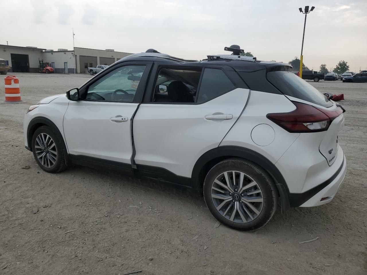 NISSAN KICKS SV