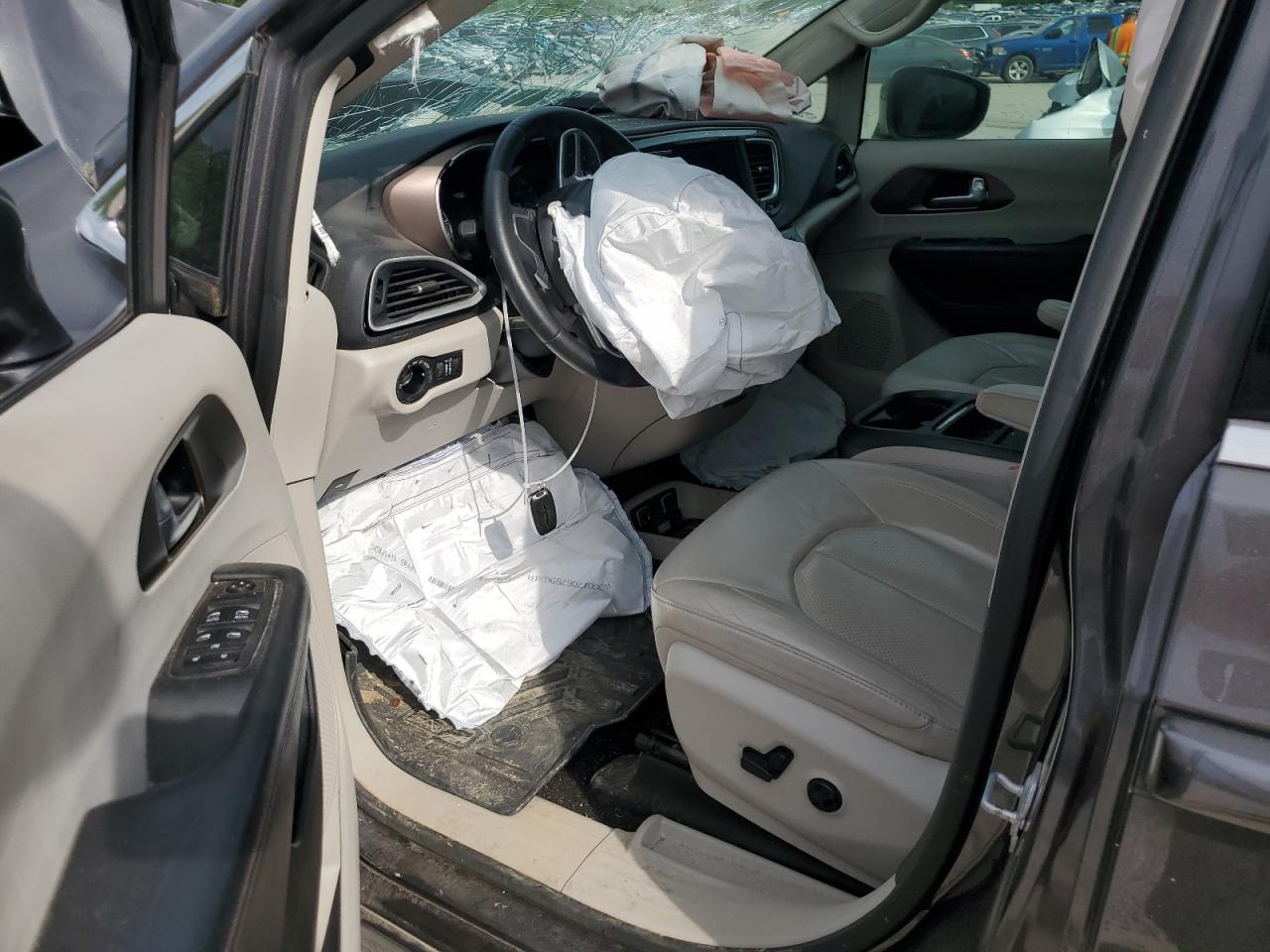 CHRYSLER PACIFICA TOURING L