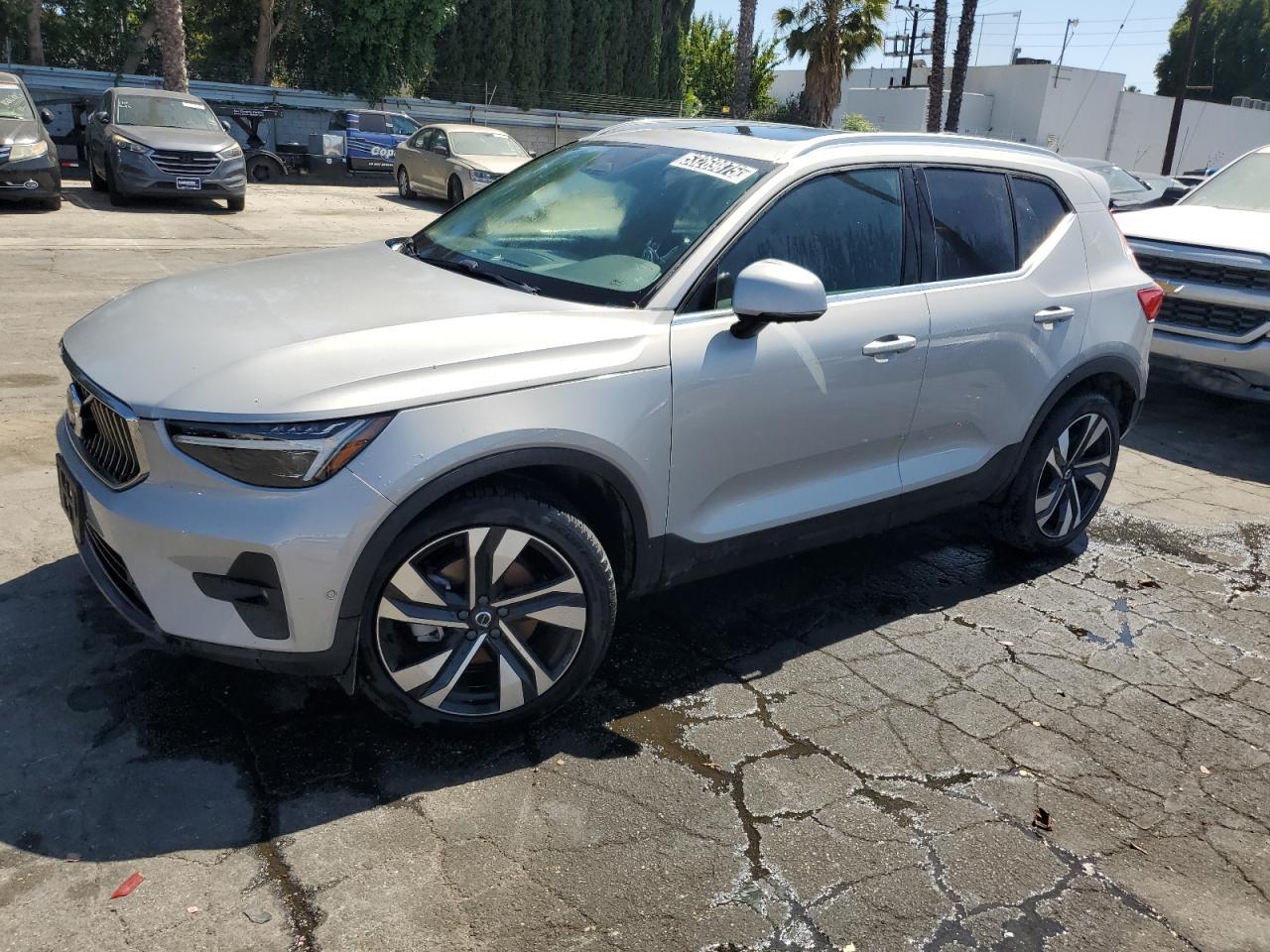 VOLVO XC40 PLUS
