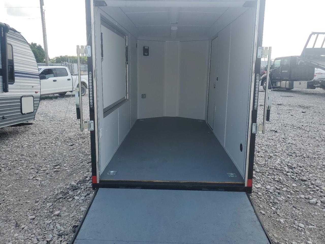 Lot #3196001924 2024 HAULMARK UNKNOWN