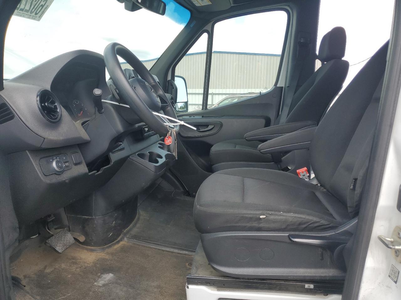 MERCEDES-BENZ SPRINTER 2500