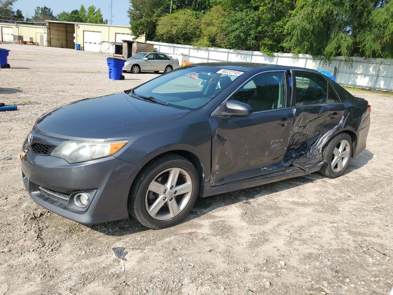 TOYOTA CAMRY BASE