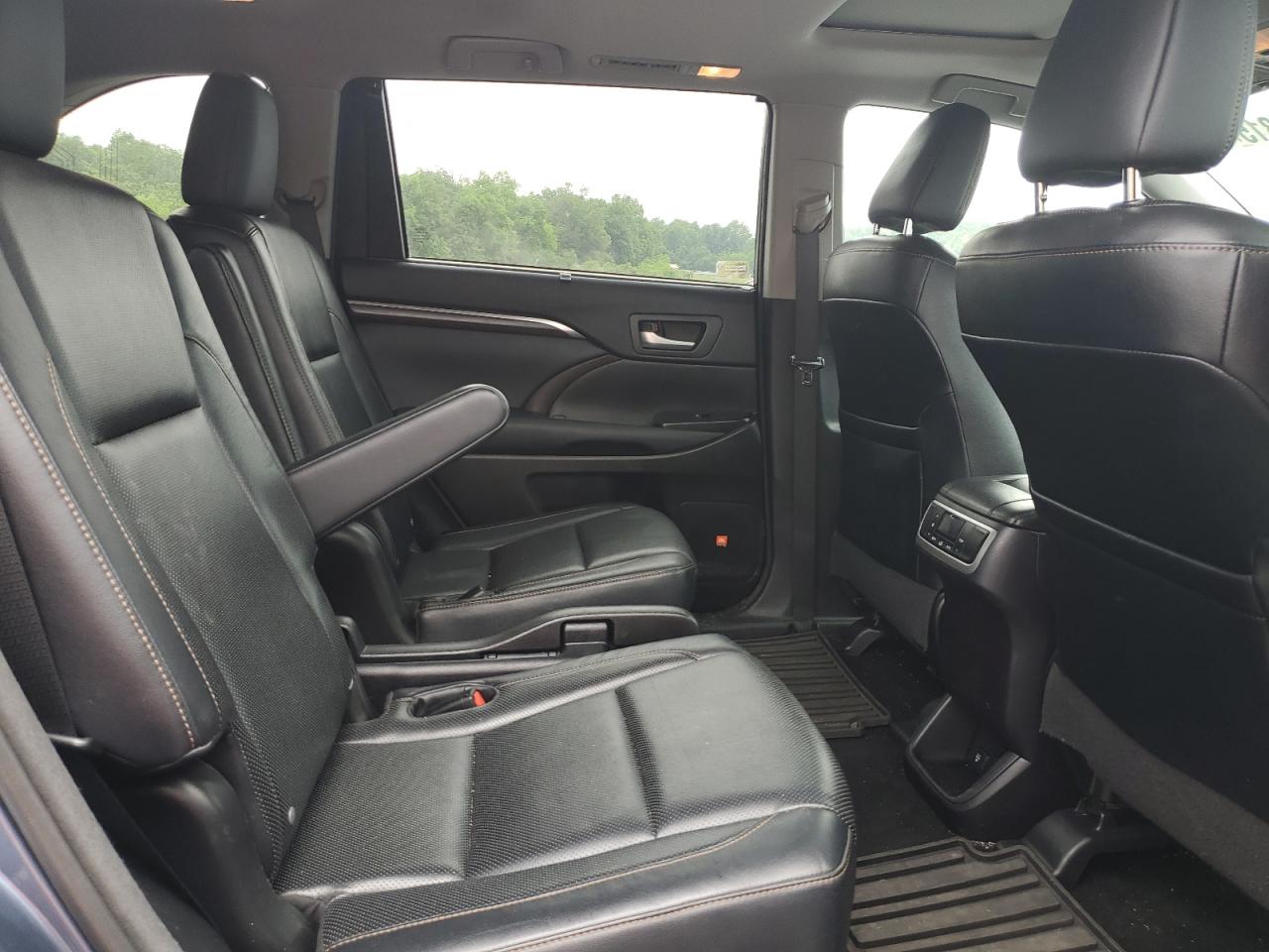 TOYOTA HIGHLANDER LIMITED