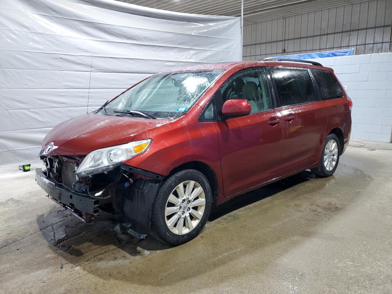 TOYOTA SIENNA XLE