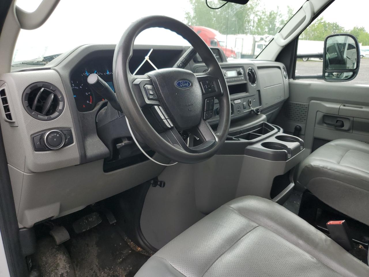 FORD ECONOLINE E350 SUPER DUTY CUTAWAY VAN