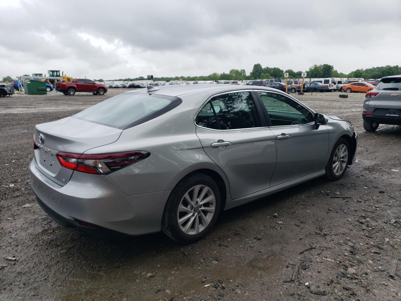 Toyota Camry le 2021